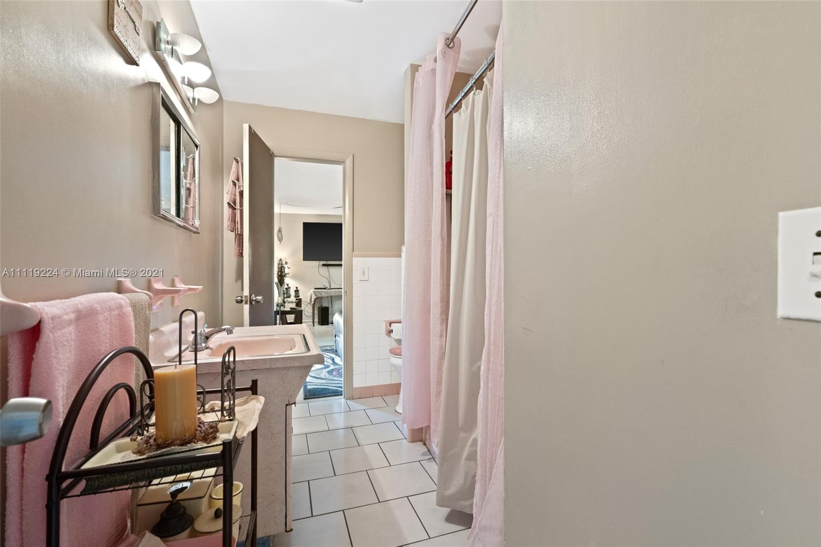 361 West 23rd Street Riviera Beach, FL 33404 - Photo 14 of 22 Gallery Image 14