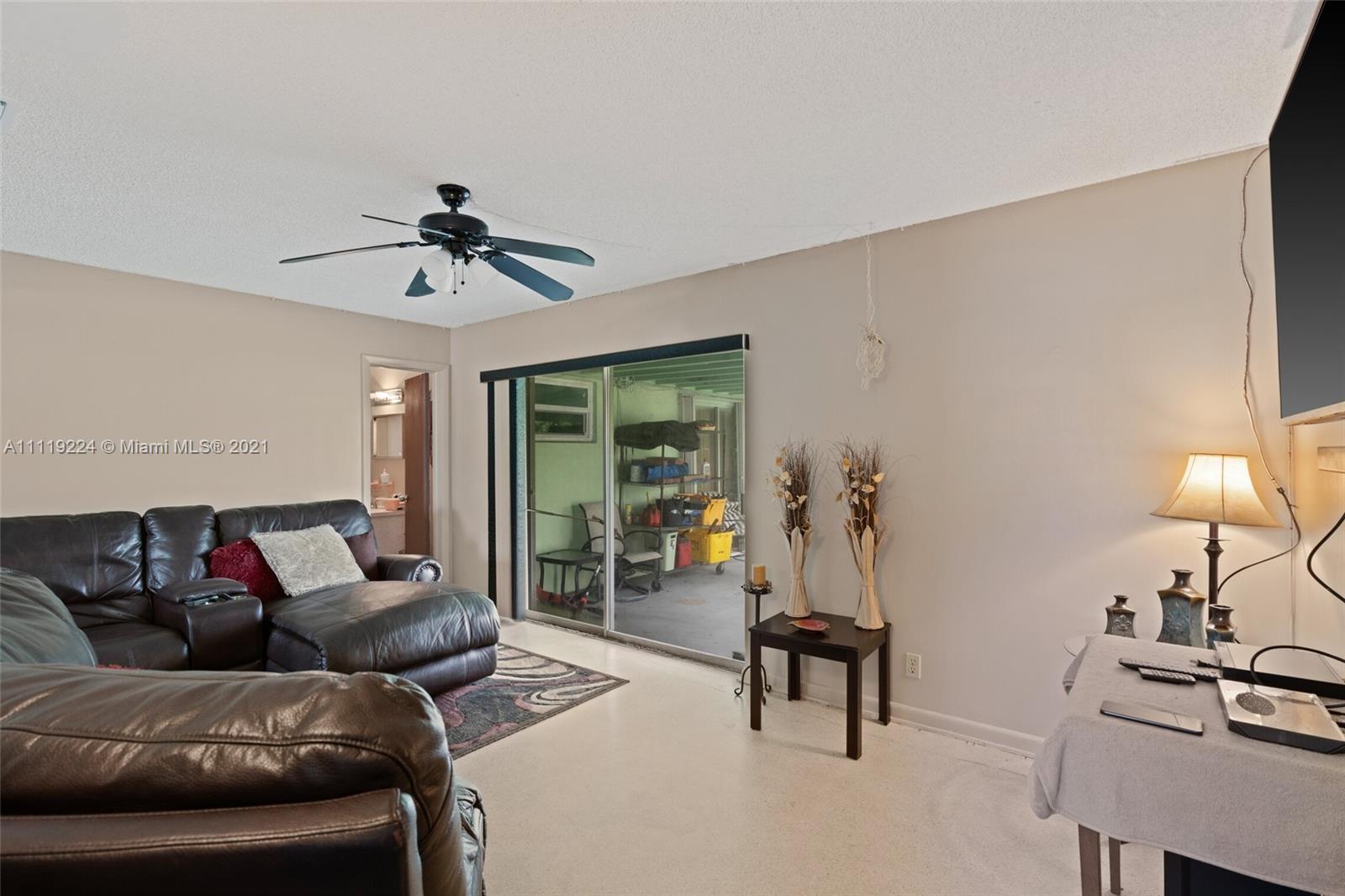361 West 23rd Street Riviera Beach, FL 33404 - Photo 9 of 22 Gallery Image 9