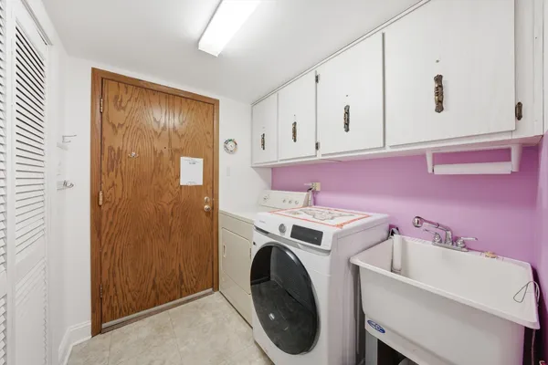 $234,900 | 15263 Catalina Drive, Unit 2, Orland Park, IL 60462