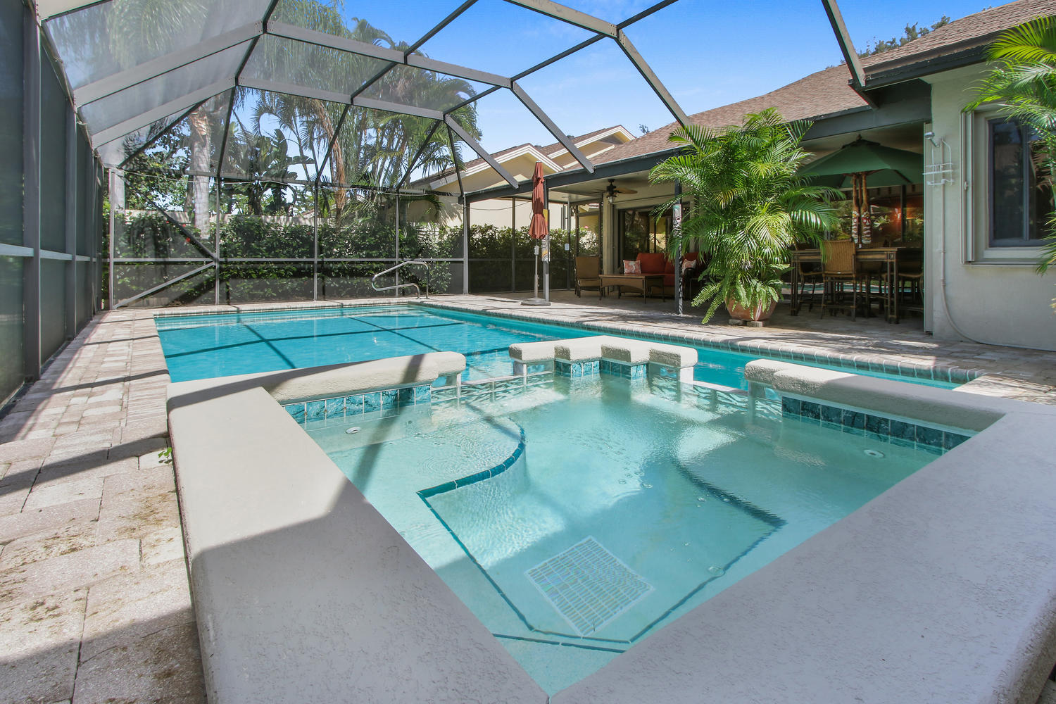 128 Cape Pointe Circle Jupiter, FL 33477 - Photo 4 of 20 Propane Heated Spa & Pool