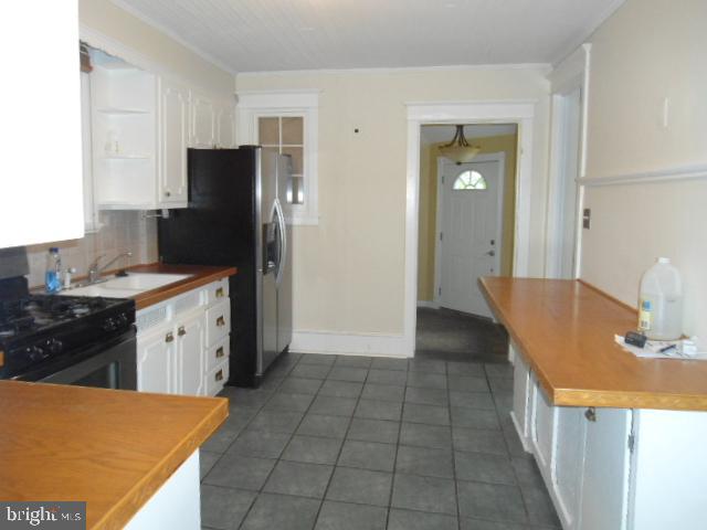 1951 Juniata Road Norristown, PA 19403 - Photo 13 of 30 Kitchen