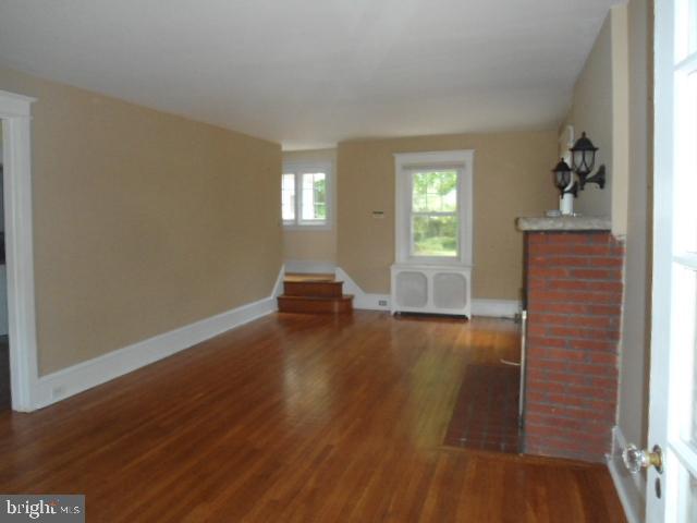 1951 Juniata Road Norristown, PA 19403 - Photo 7 of 30 Living room