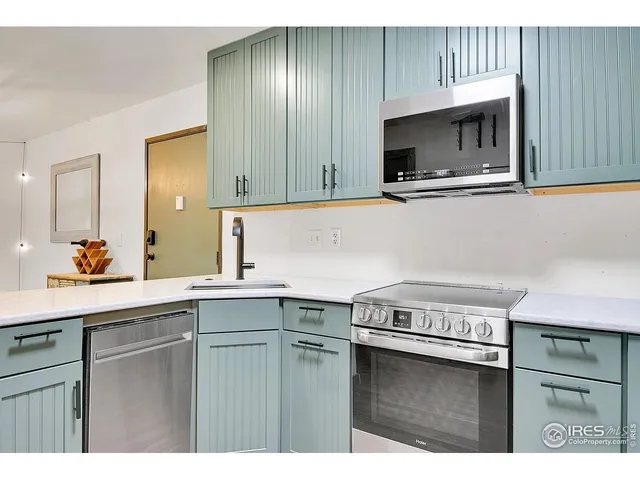 $327,500 | 31270 John Wallace Road, Unit 305, Evergreen, CO 80439