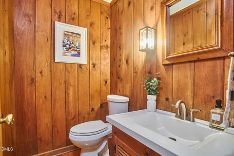$850,000 | 2152 Lakeshore Court, Chapel Hill, NC 27514