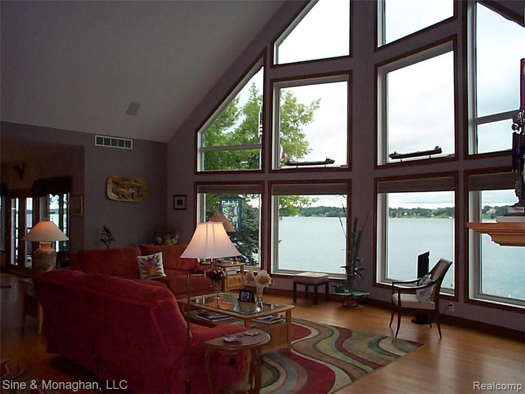 1451 River Road St. Clair, MI 48079 - Photo 9 of 70 9 WINDOW WALL 1451 RIVER RD.JPG