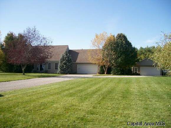 13463 Harris Road Athens, IL 62613 - Photo 1 of 9 Gallery Image 1