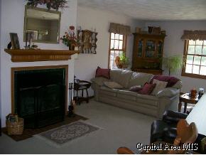 13463 Harris Road Athens, IL 62613 - Photo 3 of 9 Gallery Image 3