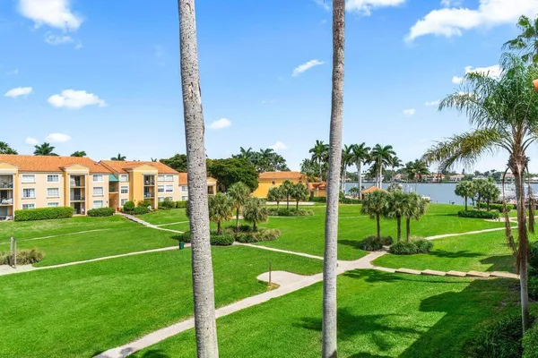 $2,400 | 157 Yacht Club Way, Hypoluxo, FL 33462