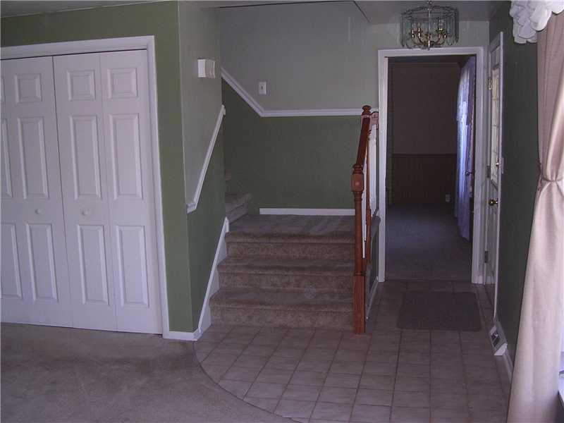Entry/Foyer. 