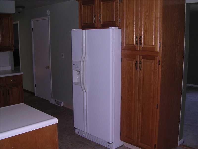368 Lincoln Hall Road Elizabeth, PA 15037 - Photo 10 of 20 Kitchen.