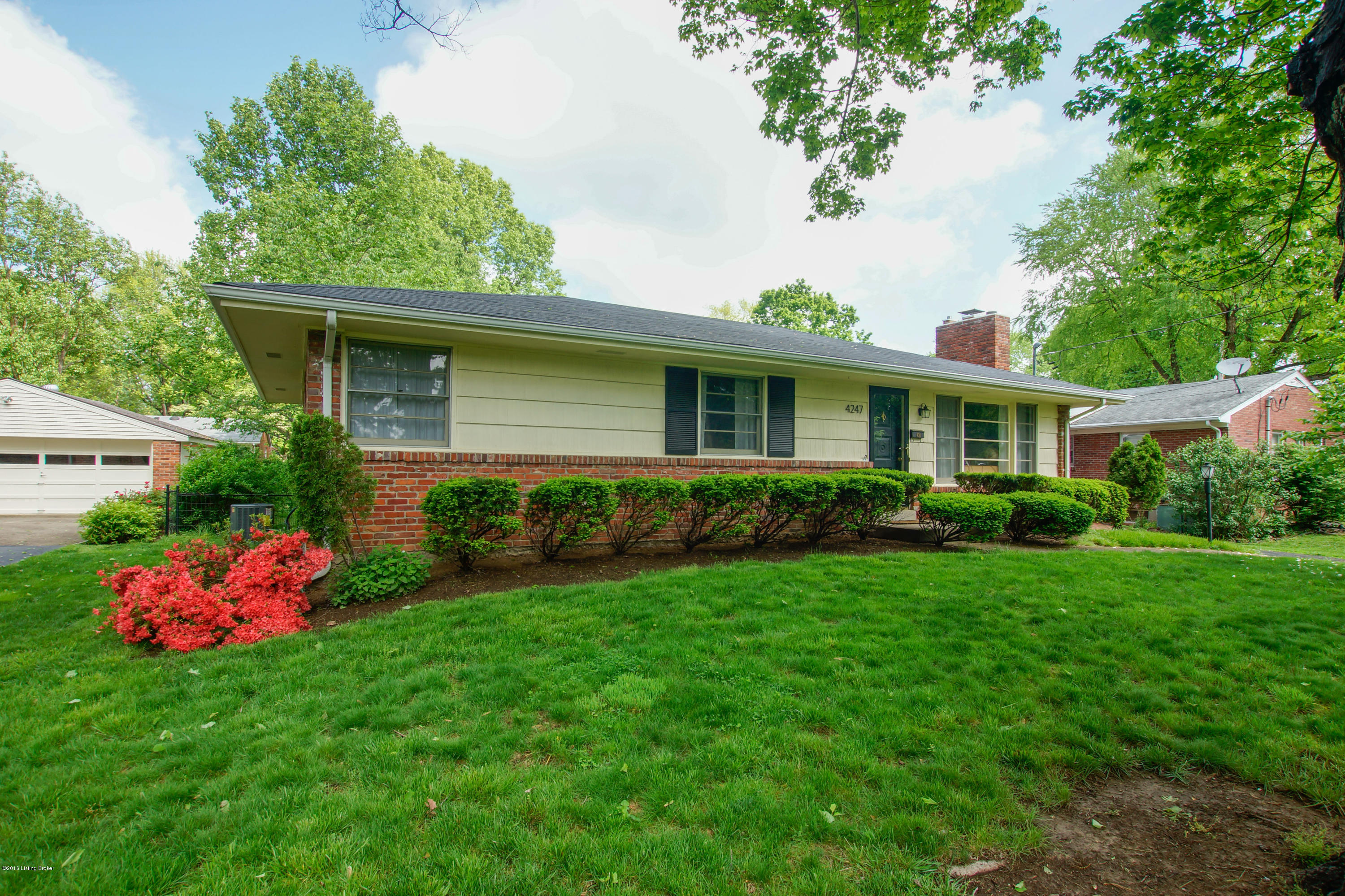 4247 Darbrook Road Louisville, KY 40207 - Photo 6 of 57 4247 Darbrook Rd Front (6)