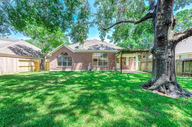 $2,300 | 13415 Anderwoods Court, Houston, TX 77070