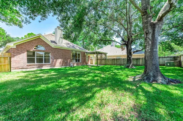 $2,300 | 13415 Anderwoods Court, Houston, TX 77070