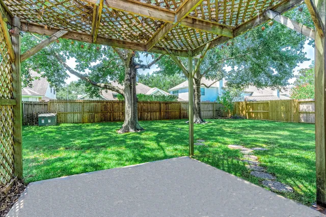 $2,300 | 13415 Anderwoods Court, Houston, TX 77070