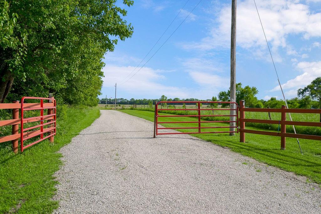 1949 North 900 Road Eudora, KS 66025 - Photo 2 of 53