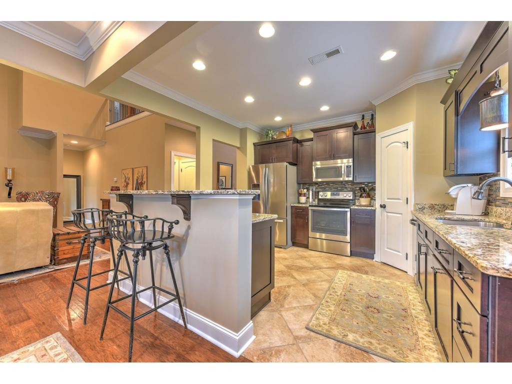 2724 Edinburgh Channel Road Kingsport, TN 37664 - Photo 8 of 34 Photo 8