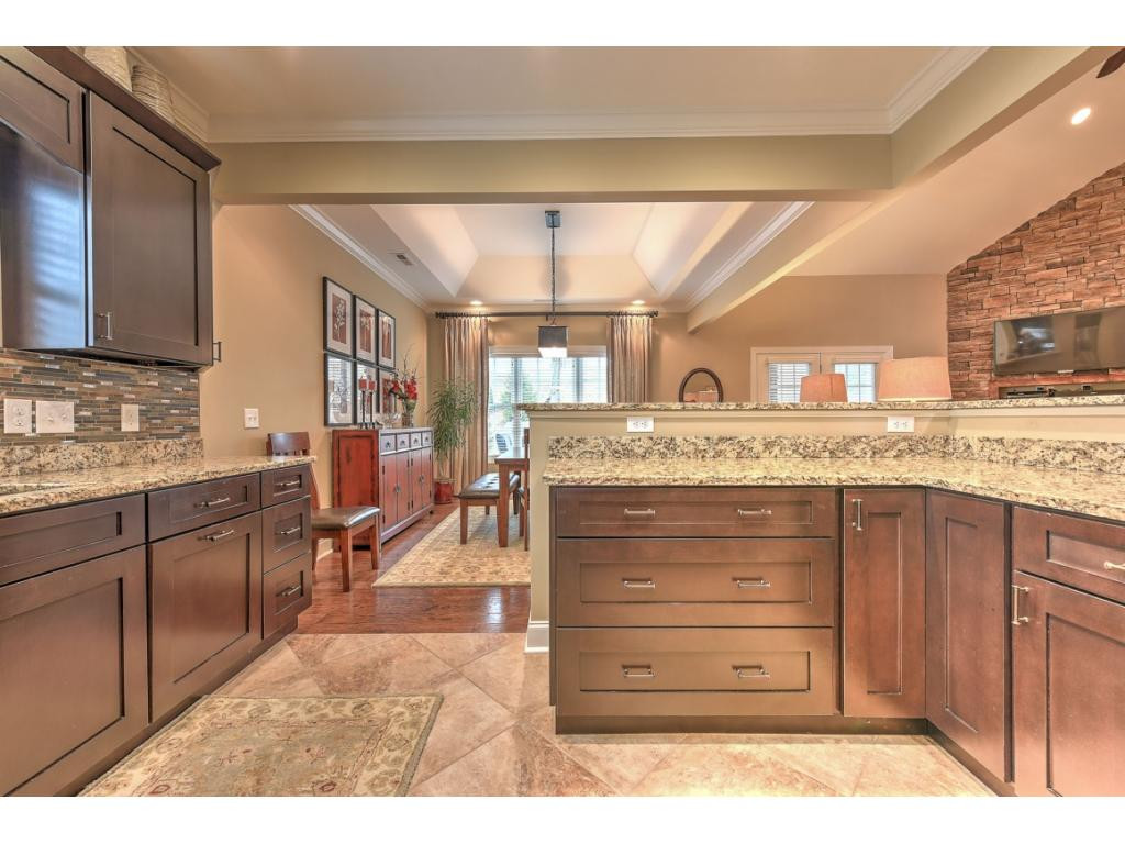 2724 Edinburgh Channel Road Kingsport, TN 37664 - Photo 10 of 34 Photo 10