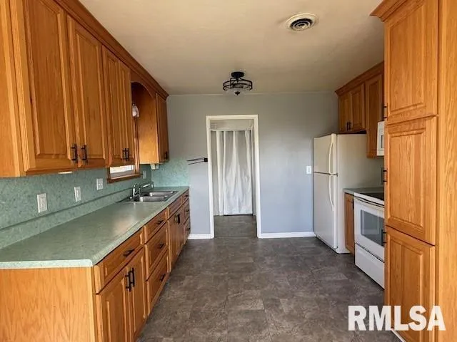 $133,000 | 1106 Airport Road, Mount Vernon, IL 62864