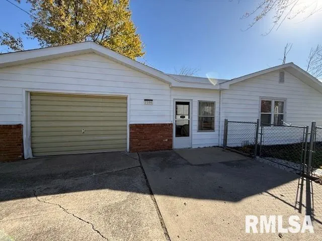 $133,000 | 1106 Airport Road, Mount Vernon, IL 62864