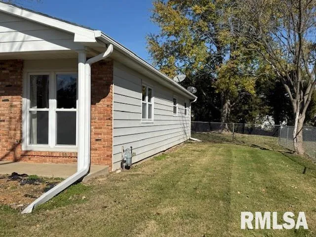 $133,000 | 1106 Airport Road, Mount Vernon, IL 62864