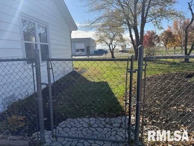 $133,000 | 1106 Airport Road, Mount Vernon, IL 62864
