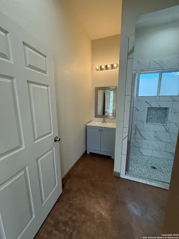 $950 | 710 West Baetz Boulevard, Unit 2, San Antonio, TX 78221
