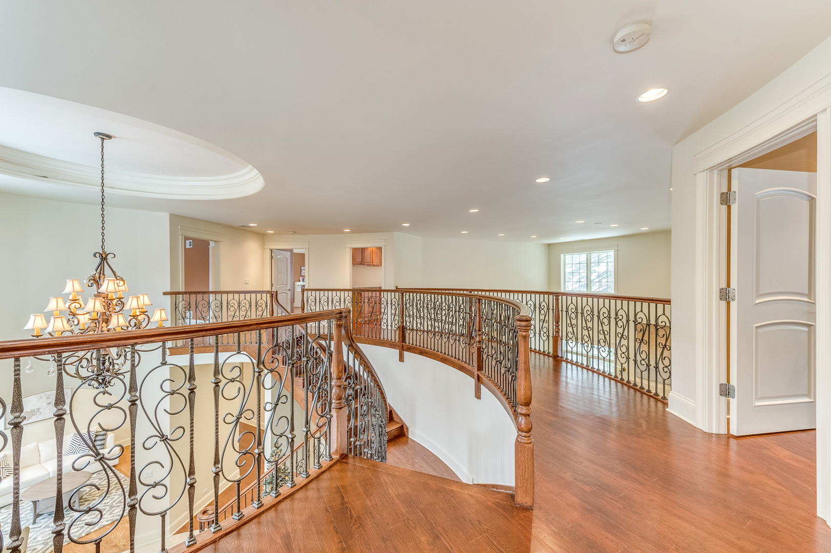 1450 Ridge Road Highland Park, IL 60035 - Photo 19 of 46 a view of a interior of the house
