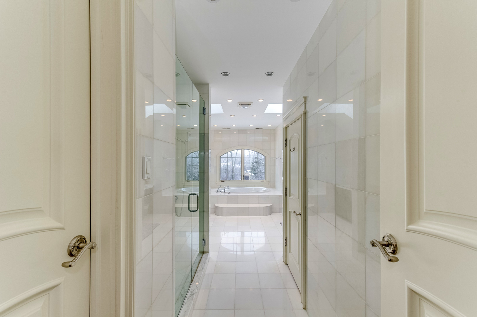 1450 Ridge Road Highland Park, IL 60035 - Photo 23 of 46 a bathroom with a shower