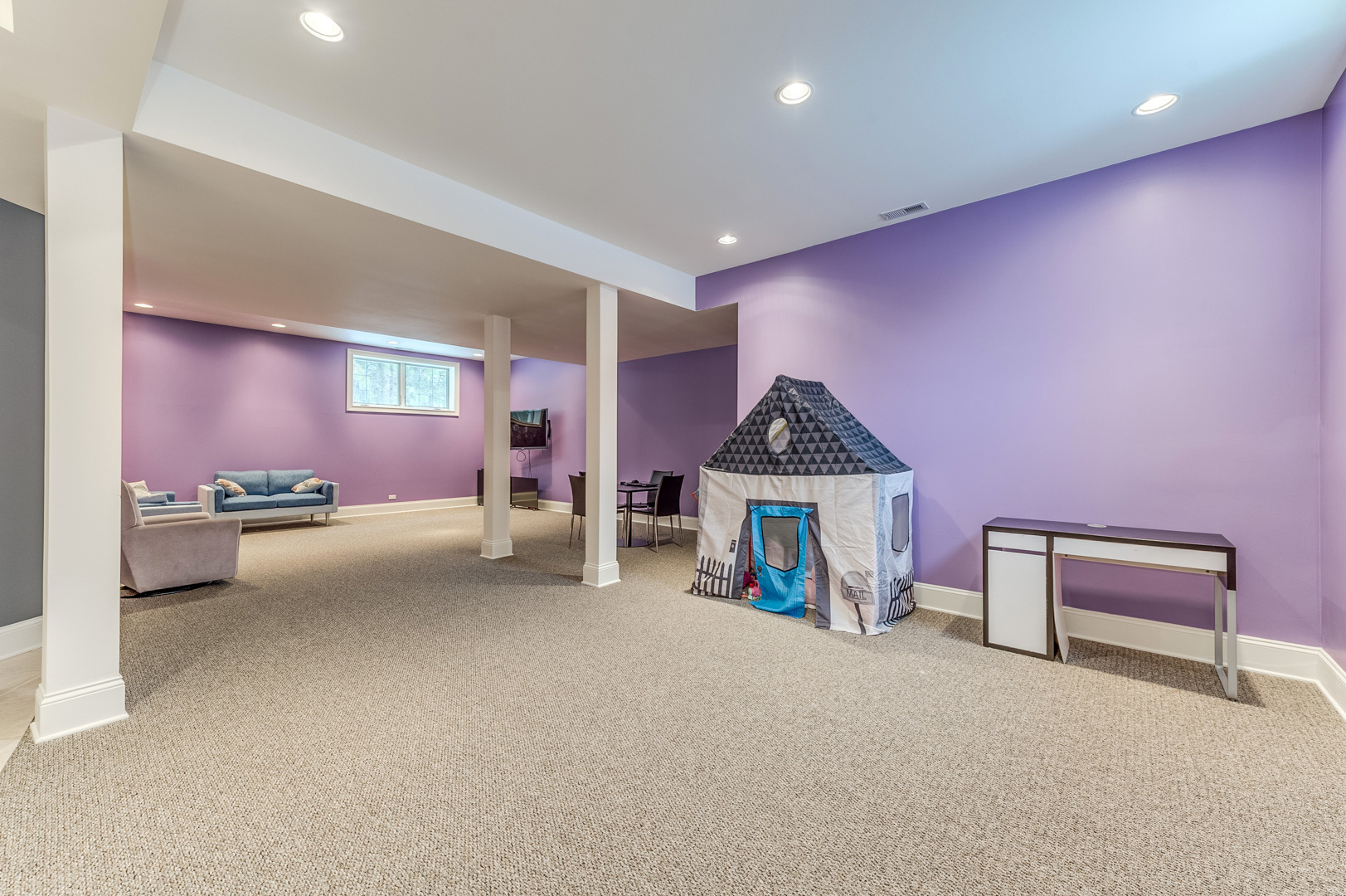 1450 Ridge Road Highland Park, IL 60035 - Photo 38 of 46 a view of a livingroom with furniture and a ceiling fan