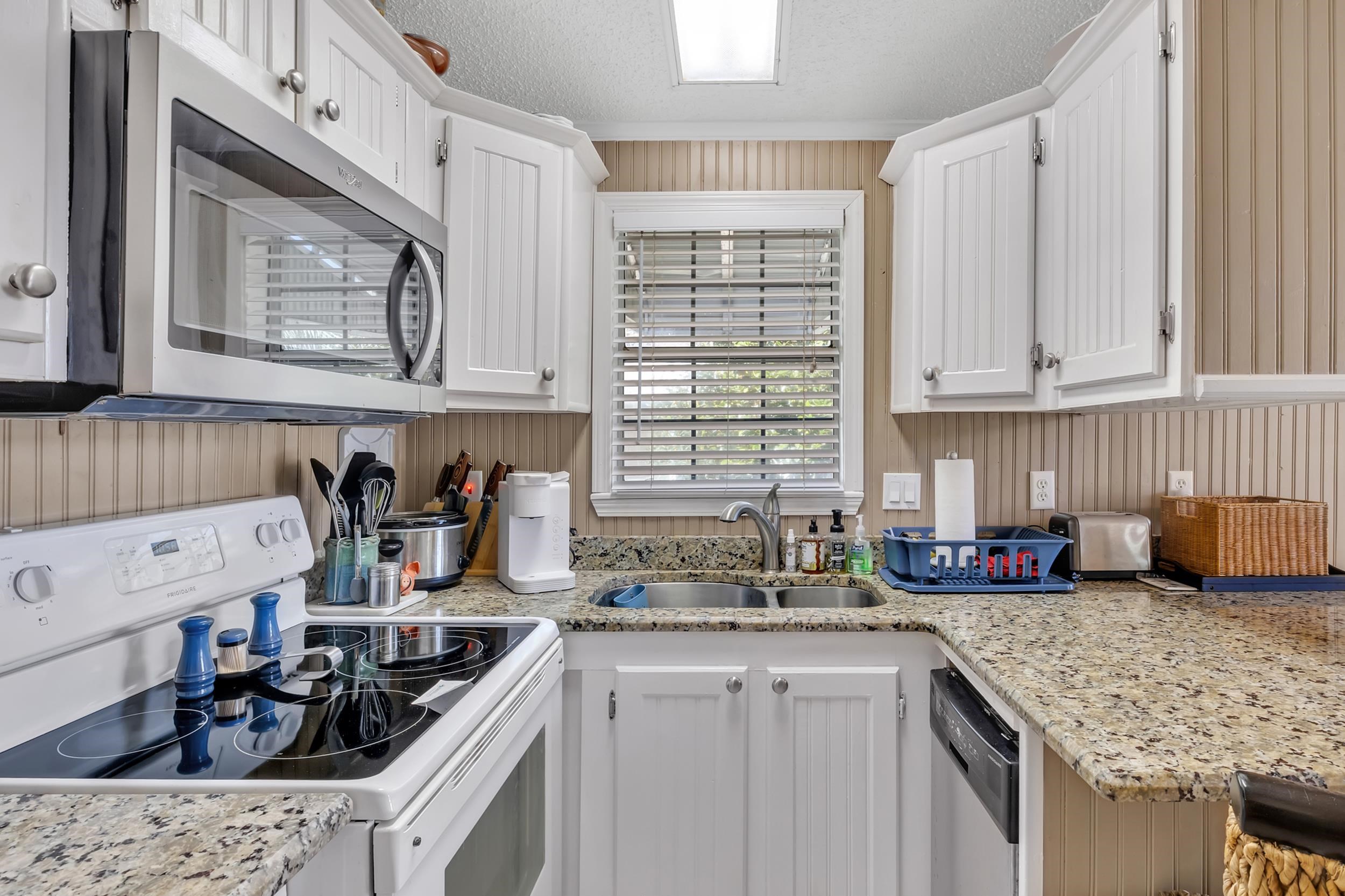 4205 Azalea Street Orange Beach, AL 36561 - Photo 18 of 45 Kitchen