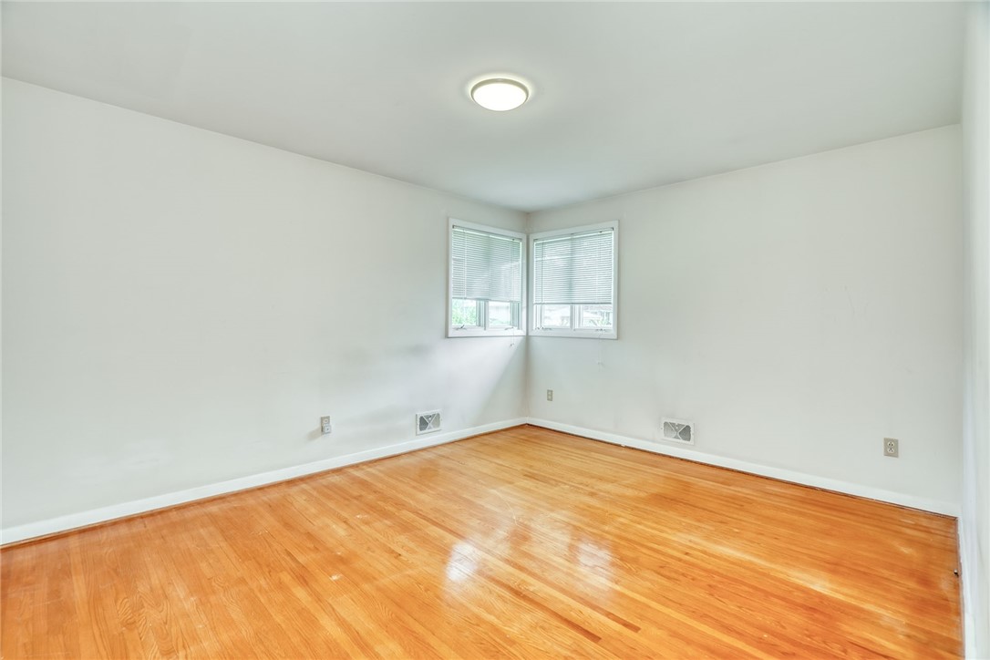 82 Woolacott Road Rochester, NY 14621 - Photo 21 of 45 Gallery Image 21