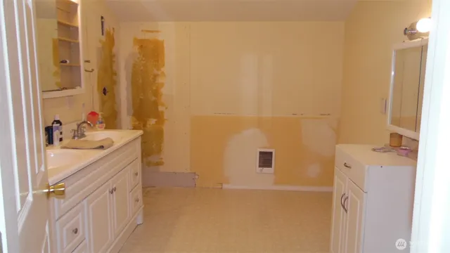 $400,000 | 117 Greenwood Drive, Randle, WA 98377