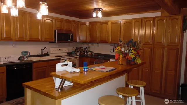 $400,000 | 117 Greenwood Drive, Randle, WA 98377