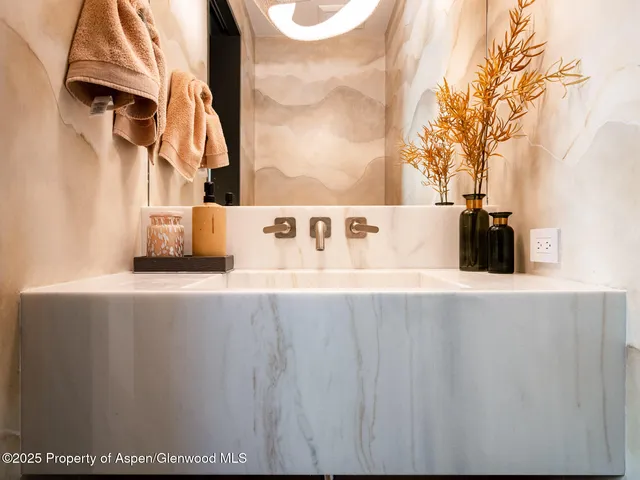 $500,000 | 936 King Street, Aspen, CO 81611