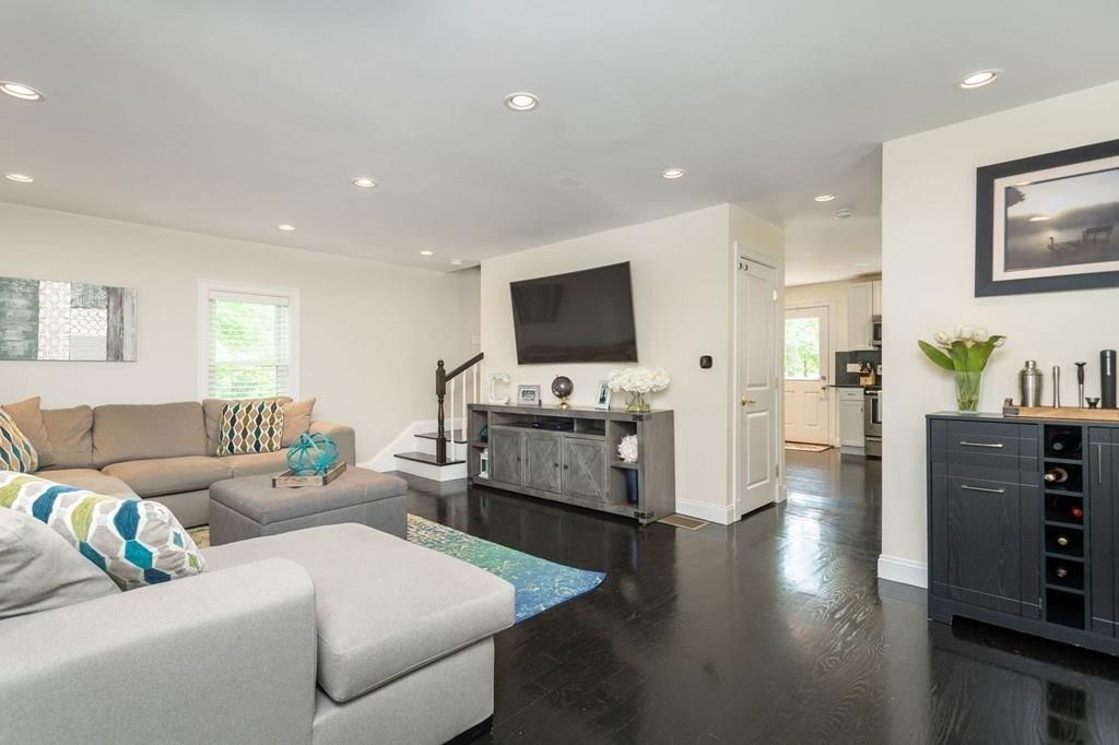 2 Crest Road Wakefield, MA 01880 - Photo 5 of 29 Gallery Image 5