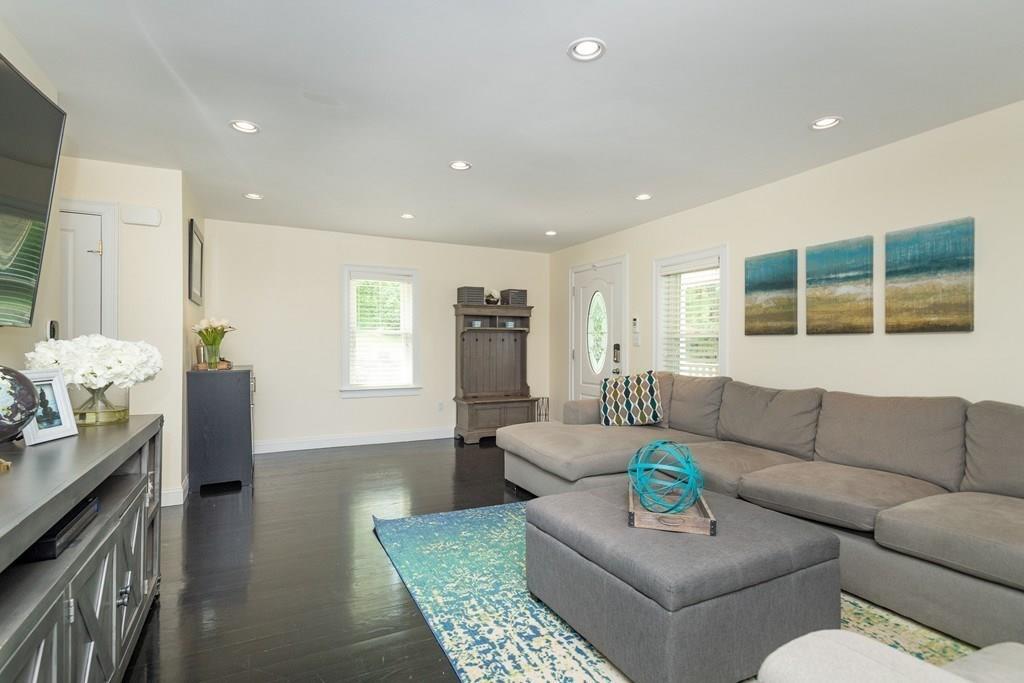 2 Crest Road Wakefield, MA 01880 - Photo 7 of 29 Gallery Image 7
