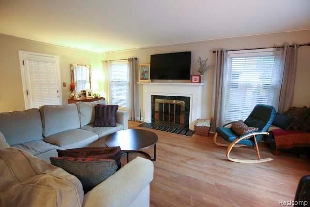 3928 Cumberland Road Berkley, MI 48072 - Photo 7 of 14 IMG_4150.jpg