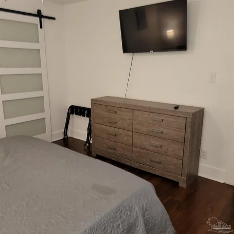 $2,000 | 105 North D Street, Pensacola, FL 32502