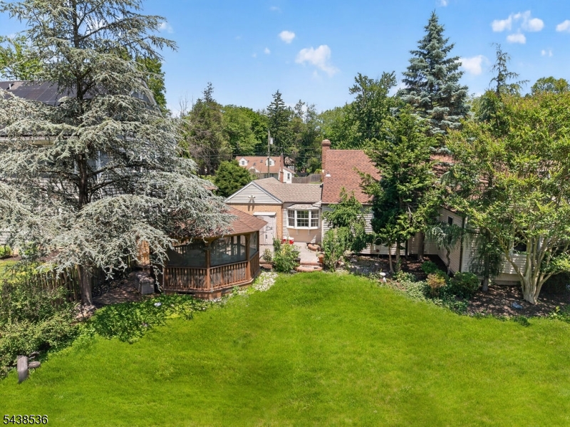 364 Acacia Road Scotch Plains, NJ 07076 - Photo 7 of 30
