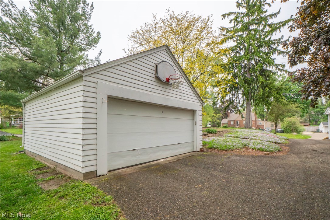 160 Everhard Road Southwest North Canton, OH 44709 - Photo 33 of 40 Gallery Image 33