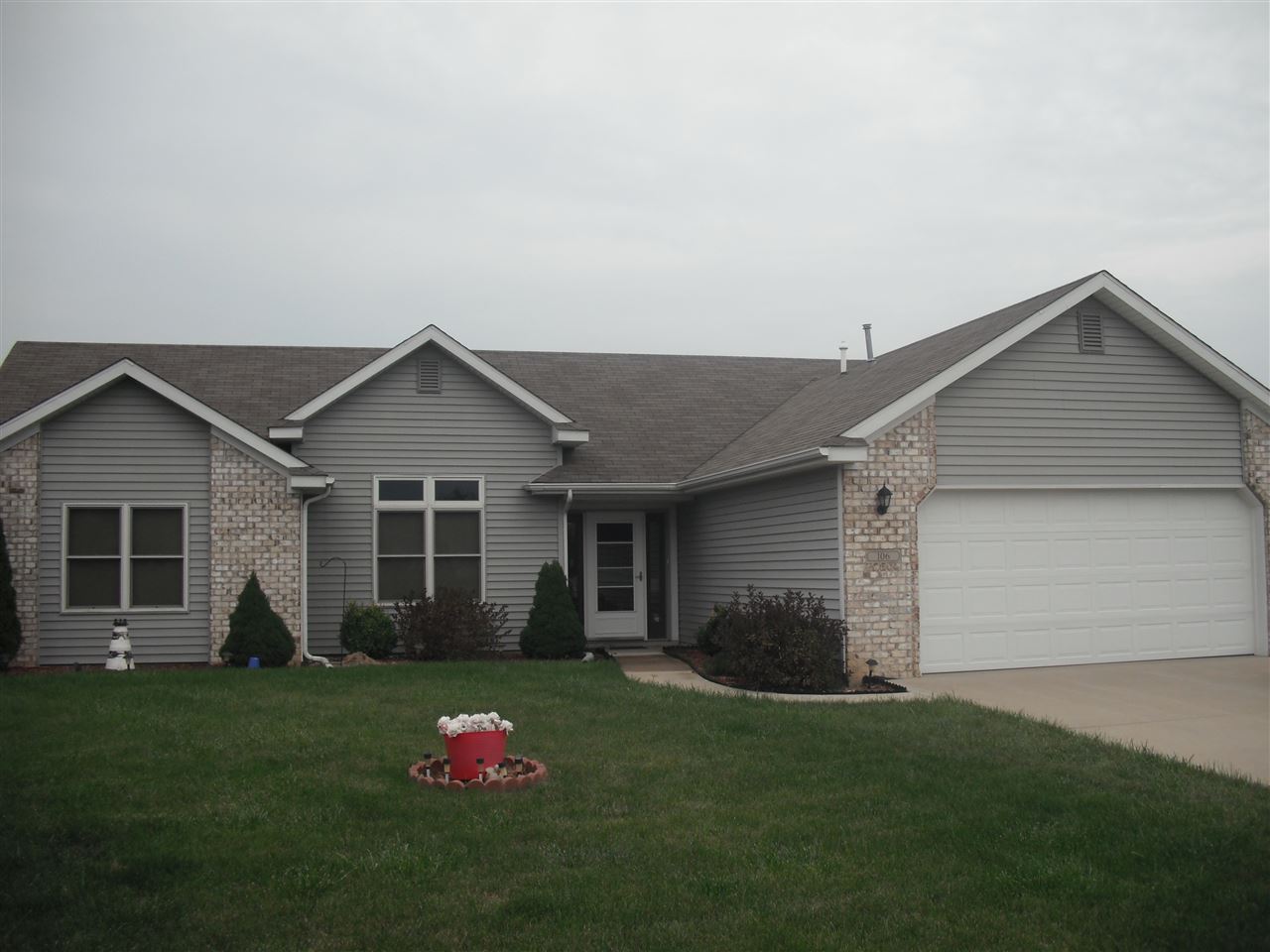 106 Seton Cove Decatur, IN 46733 - Photo 2 of 7