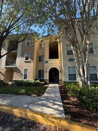 $2,350 | 2451 Centergate Drive, Unit 106, Miramar, FL 33025