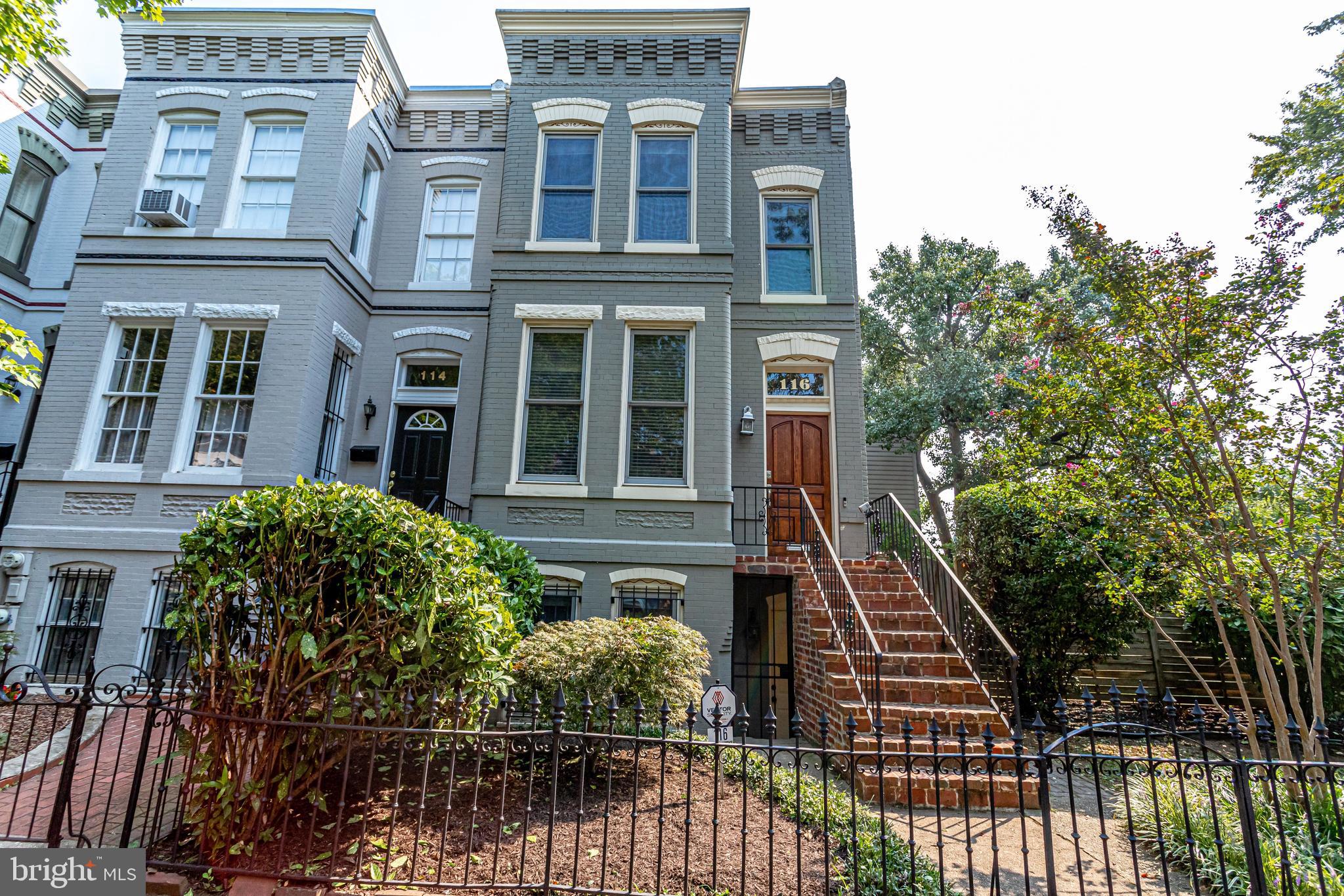 116 9th Street Southeast Washington, DC 20003 - Photo 3 of 56 Beautiful bayfront is bright w/light on 3 sides