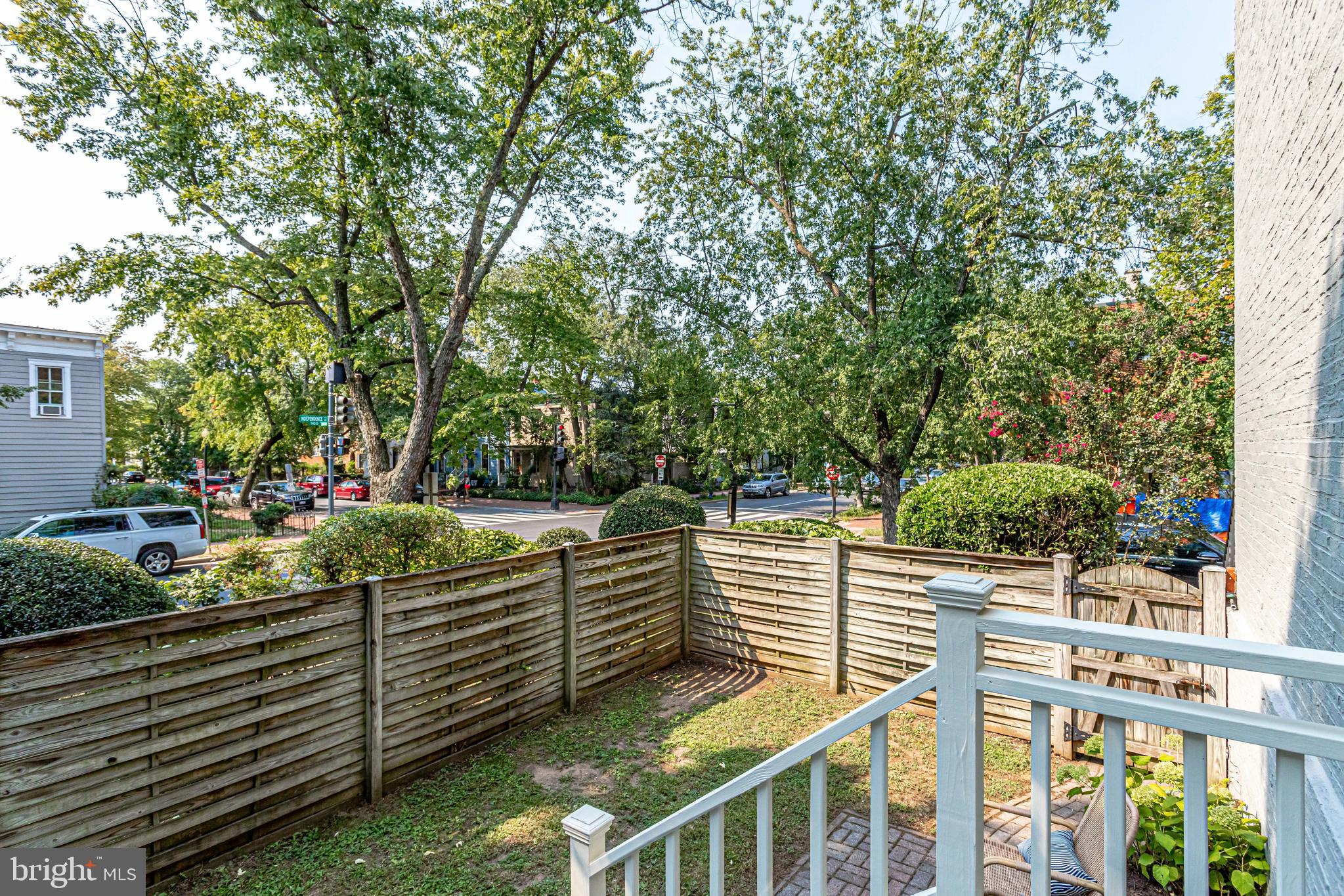 116 9th Street Southeast Washington, DC 20003 - Photo 42 of 56 PRIVATE yard looking towards Eastern Market