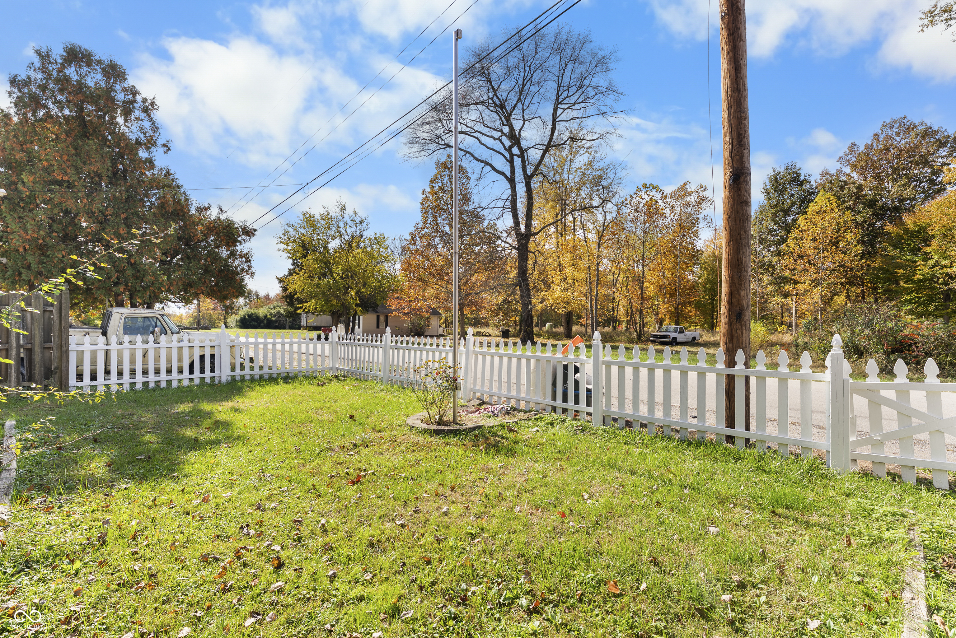 149 South 7th Street Austin, IN 47102 - Photo 3 of 32