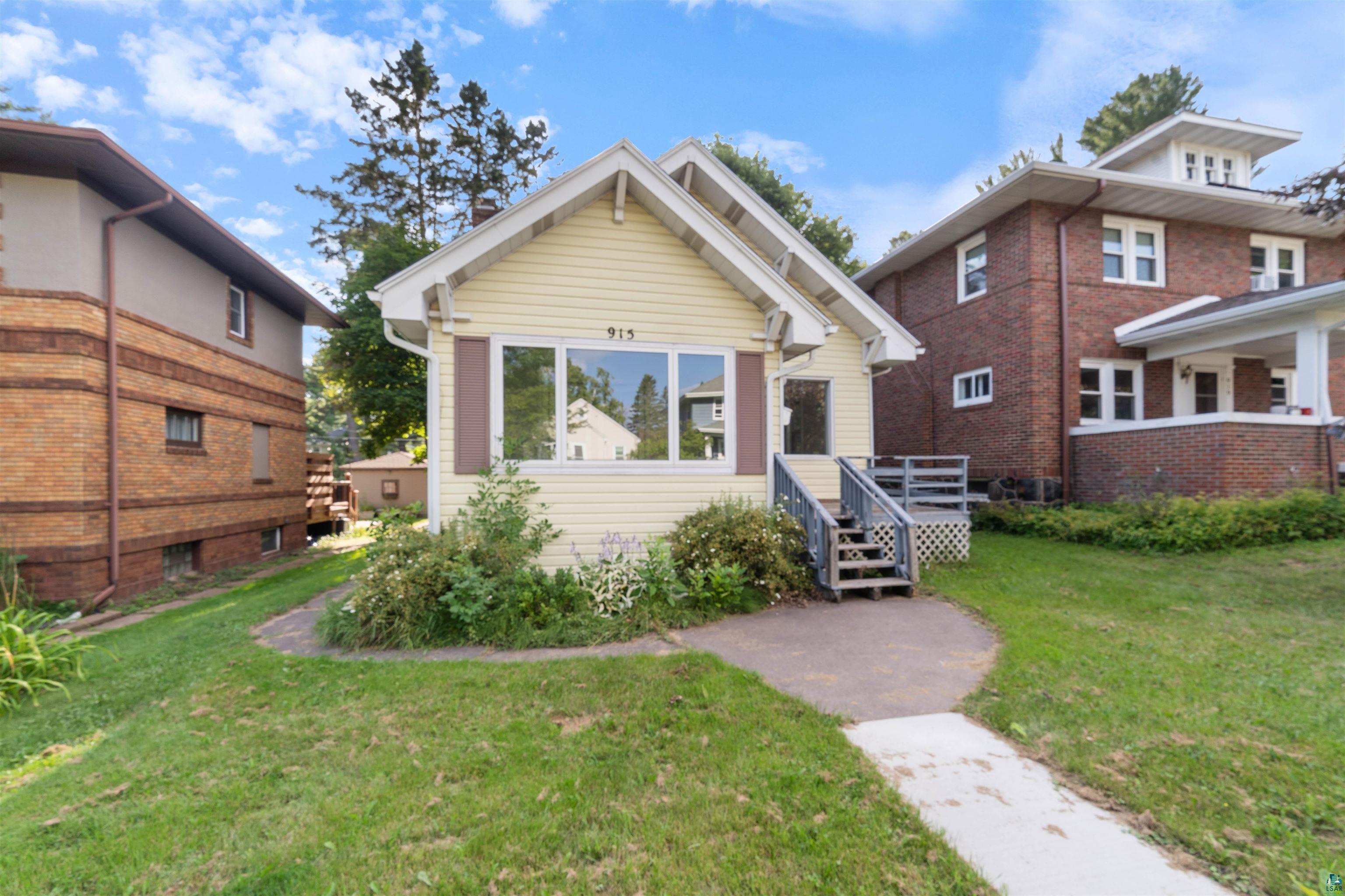 915 Grandview Avenue Duluth, MN 55812 - Photo 1 of 33
