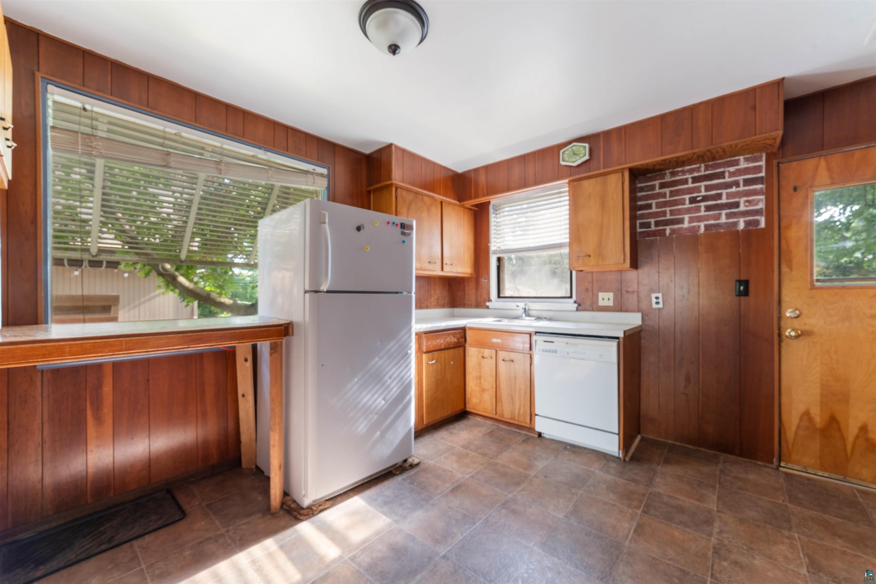 915 Grandview Avenue Duluth, MN 55812 - Photo 16 of 33