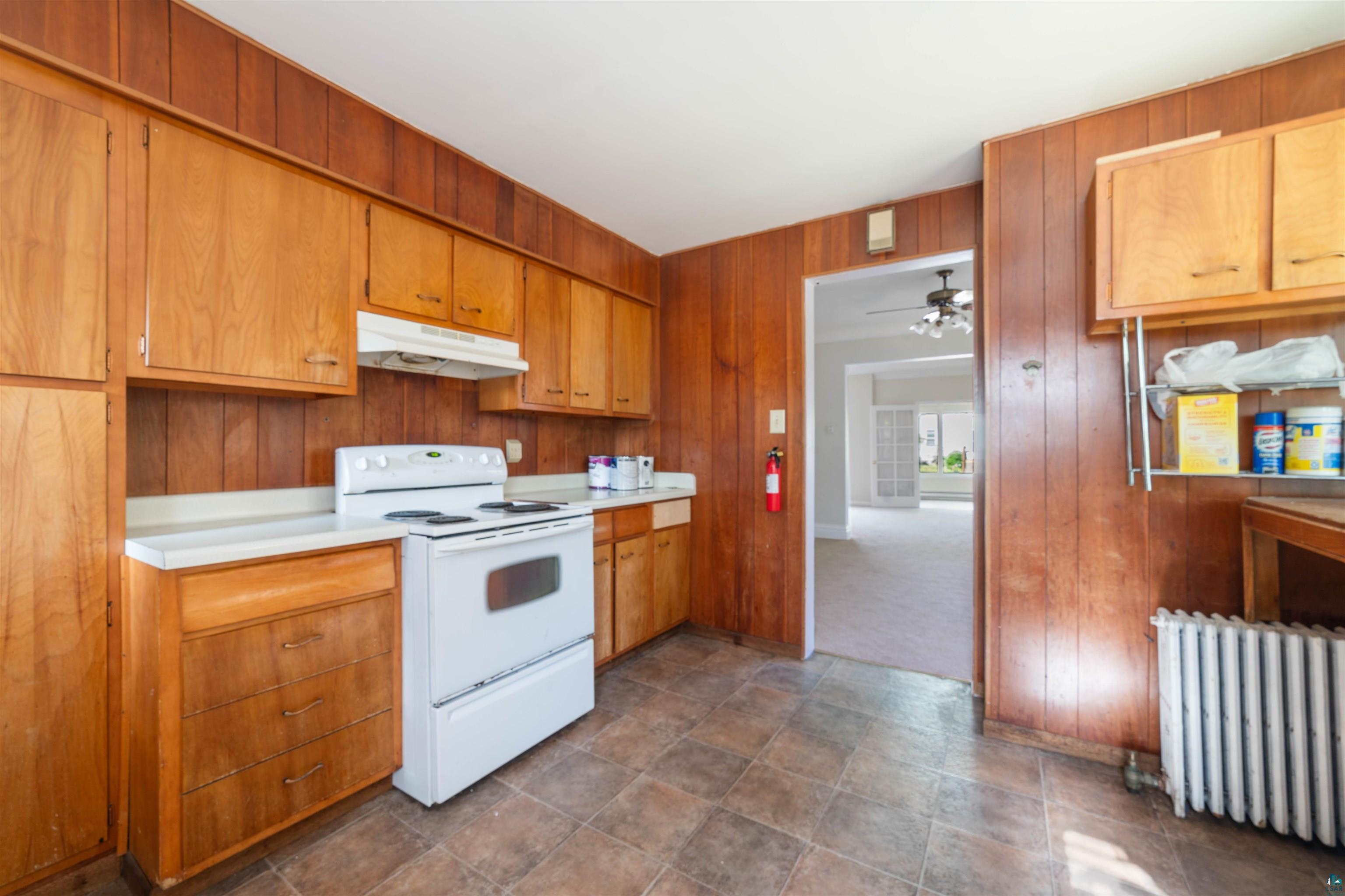 915 Grandview Avenue Duluth, MN 55812 - Photo 17 of 33