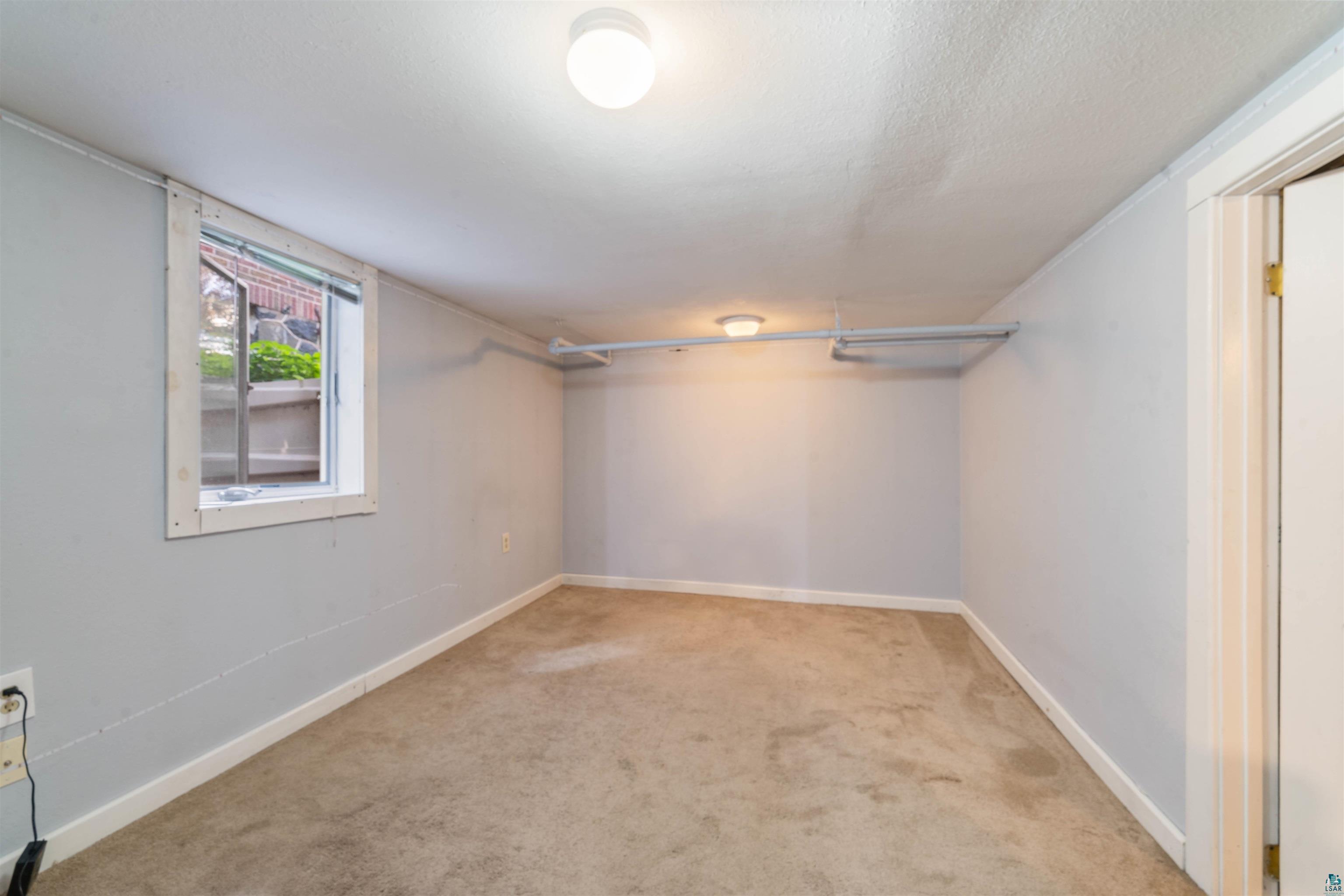 915 Grandview Avenue Duluth, MN 55812 - Photo 21 of 33