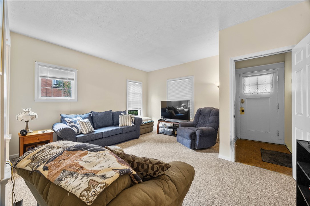 47 Atkinson Street Rochester, NY 14608 - Photo 3 of 48